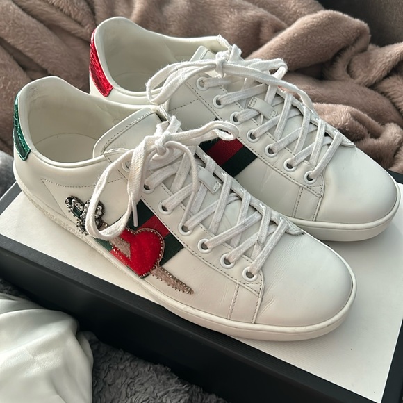 Gucci White Sneakers with Heart and Bee Embroidery - Picture 1 of 9